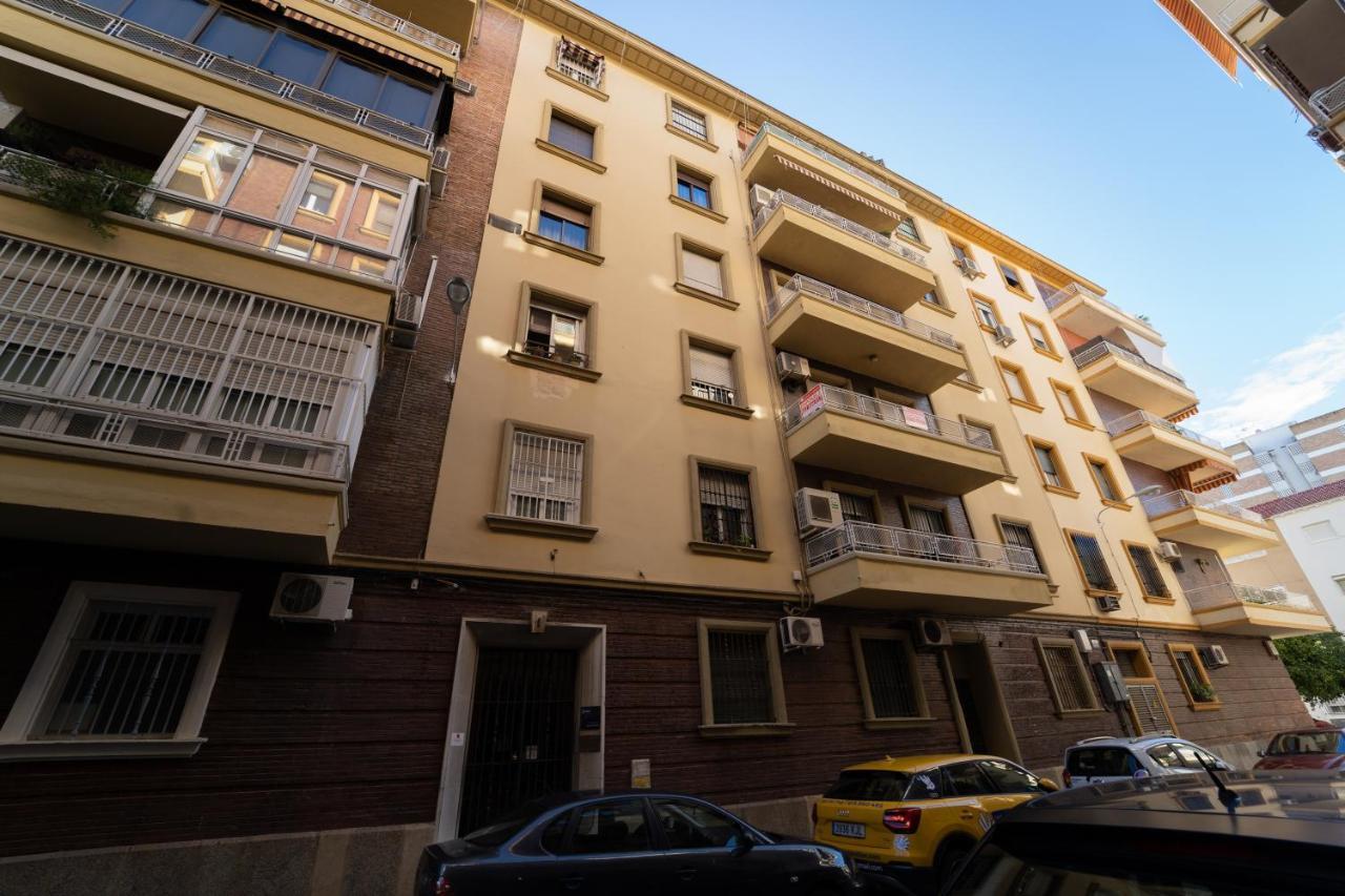 Larra Nervion Subway Tranvia Apartment Sevilla Exterior foto