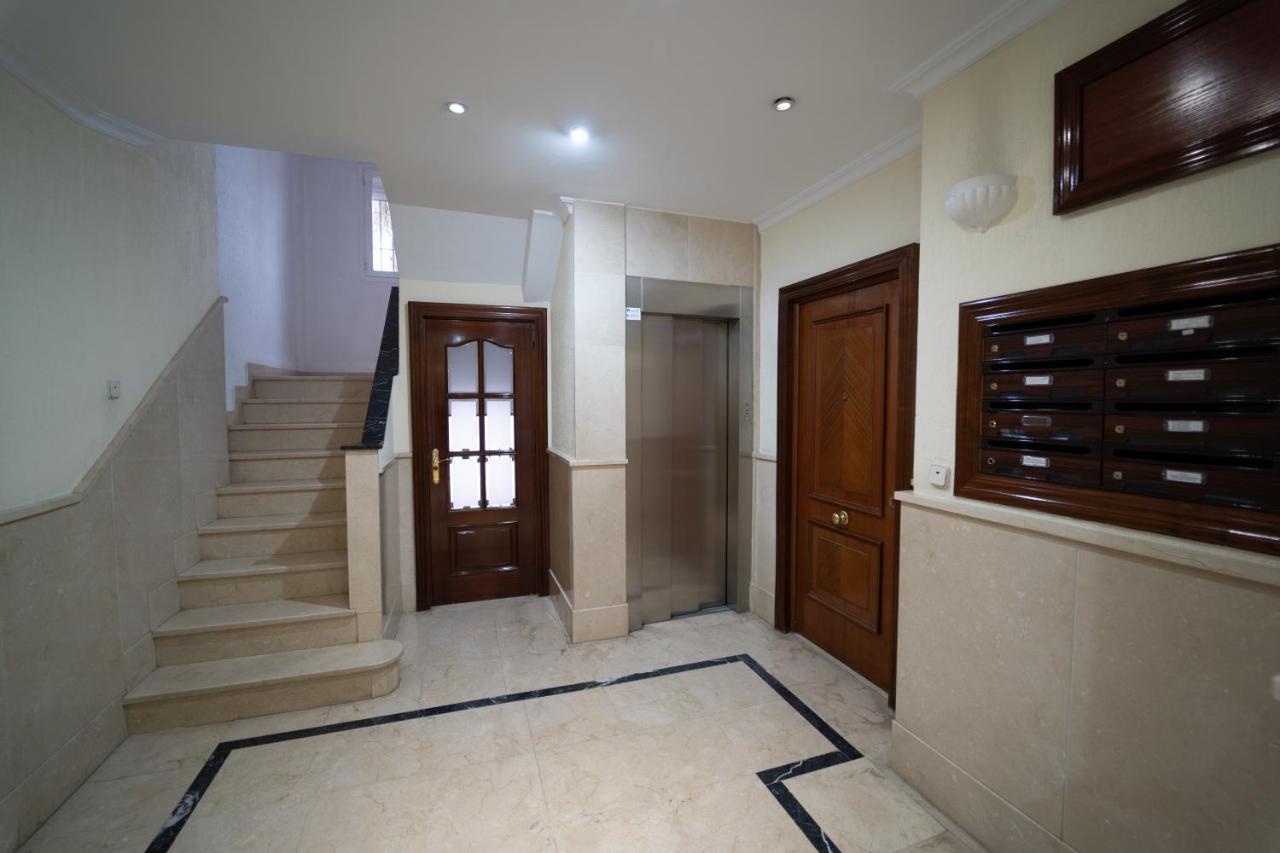 Larra Nervion Subway Tranvia Apartment Sevilla Exterior foto